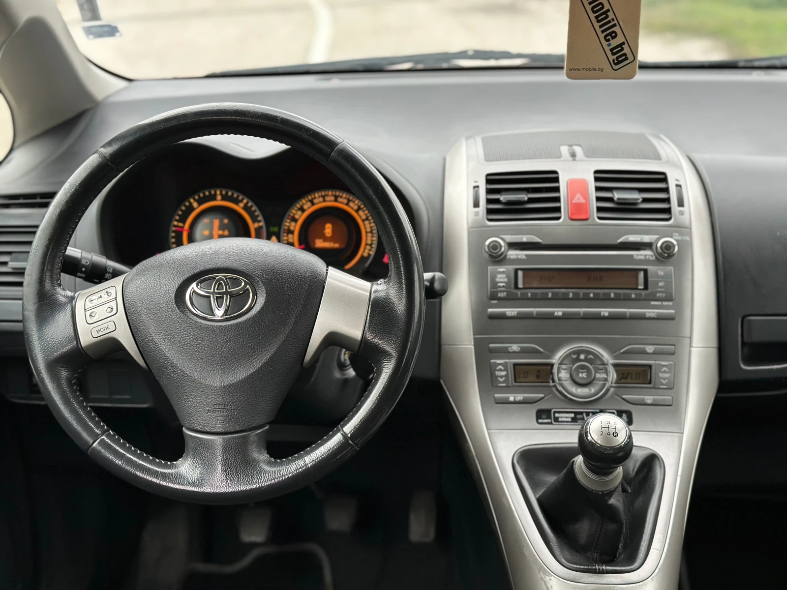 Toyota Auris 1.4D4D - изображение 8
