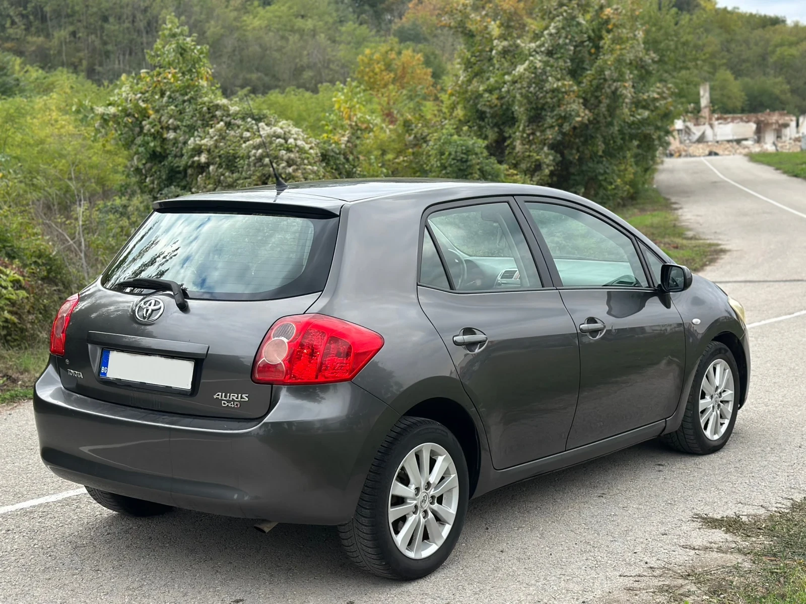 Toyota Auris 1.4D4D - изображение 4