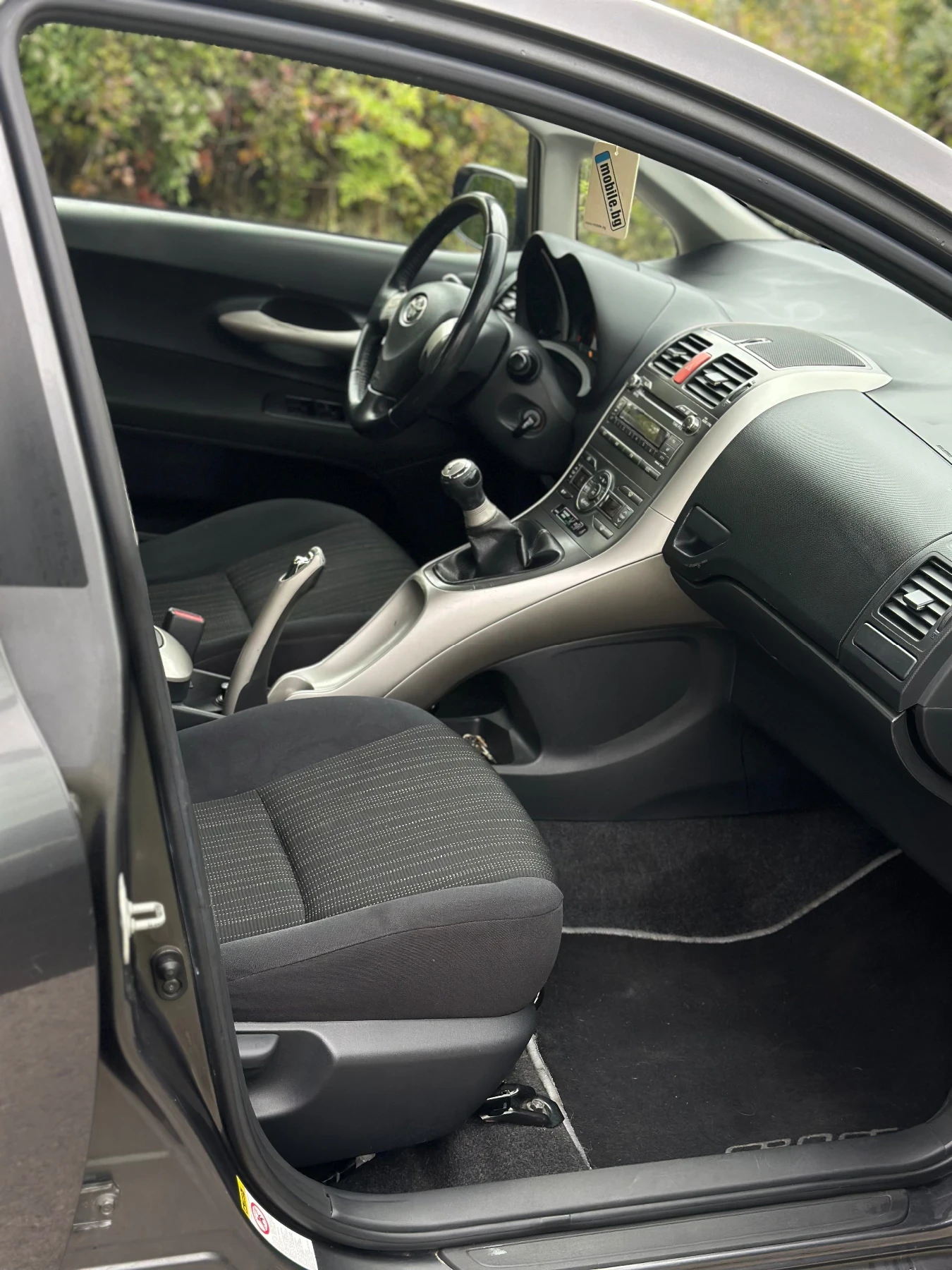 Toyota Auris 1.4D4D - изображение 7