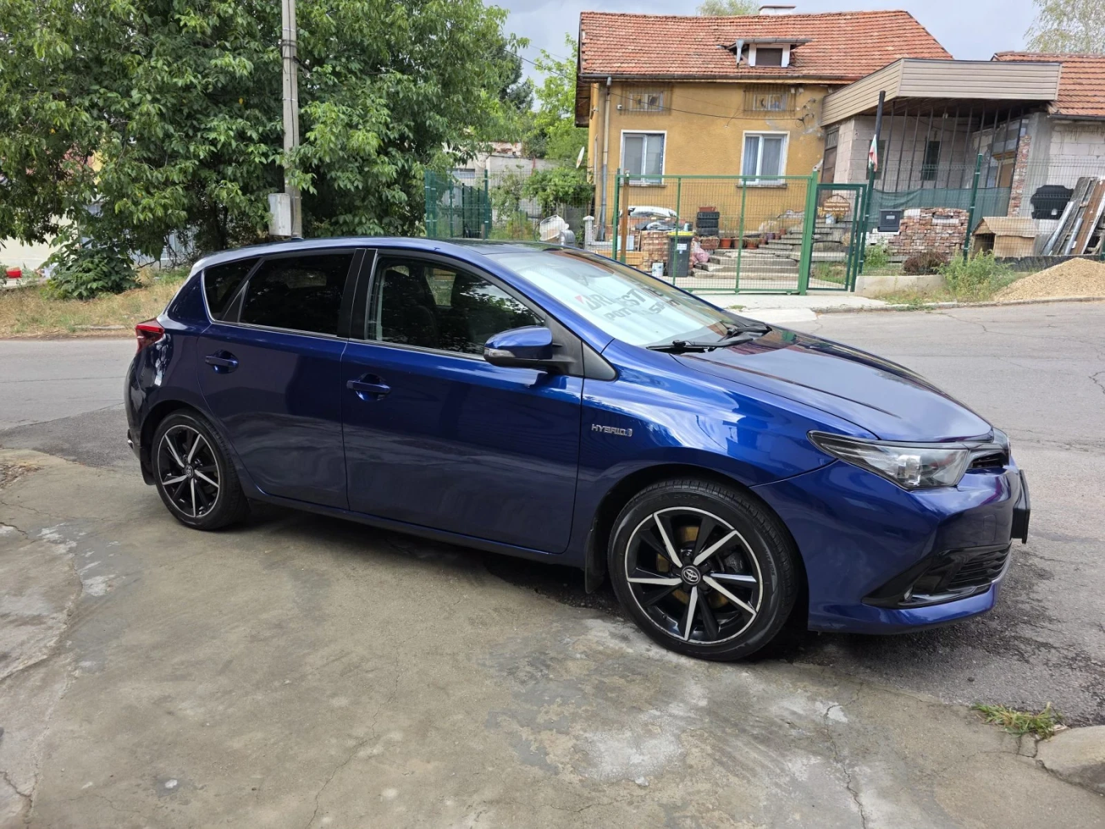 Toyota Auris  - изображение 5