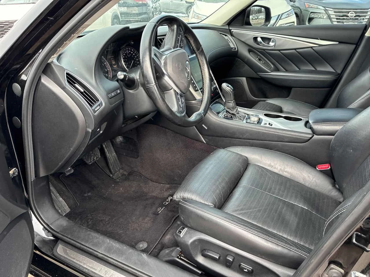 Infiniti Q50 * AWD * CARFAX * ПАНОРАМА * KEYLESS * ПОДГРЕВИ *  - изображение 5