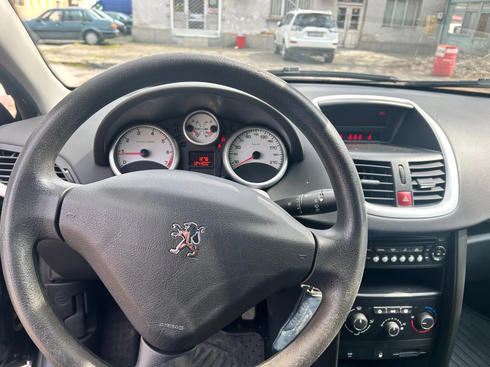 Peugeot 207 1.4, снимка 12 - Автомобили и джипове - 53924363