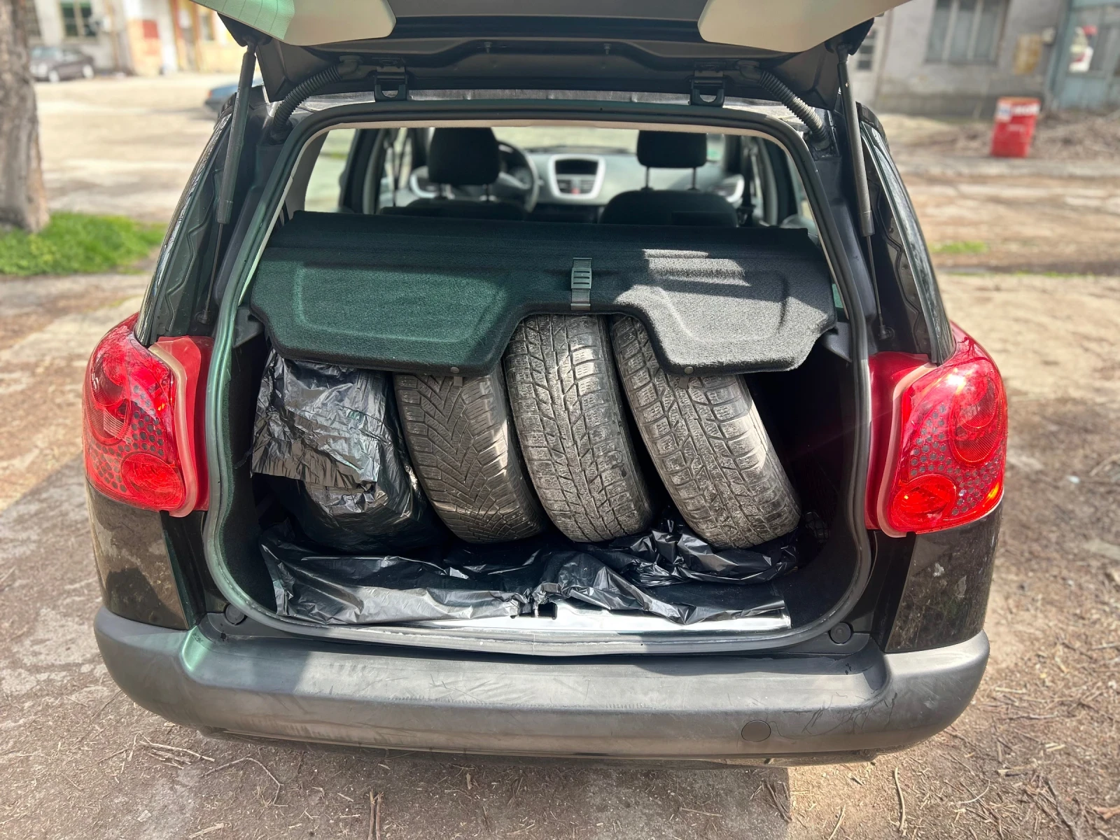 Peugeot 207 1.4, снимка 7 - Автомобили и джипове - 53924363