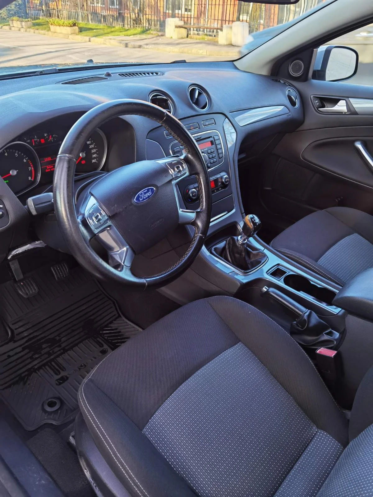 Ford Mondeo СЕРВИЗНА ИСТОРИЯ 138000км, снимка 13 - Автомобили и джипове - 54205547