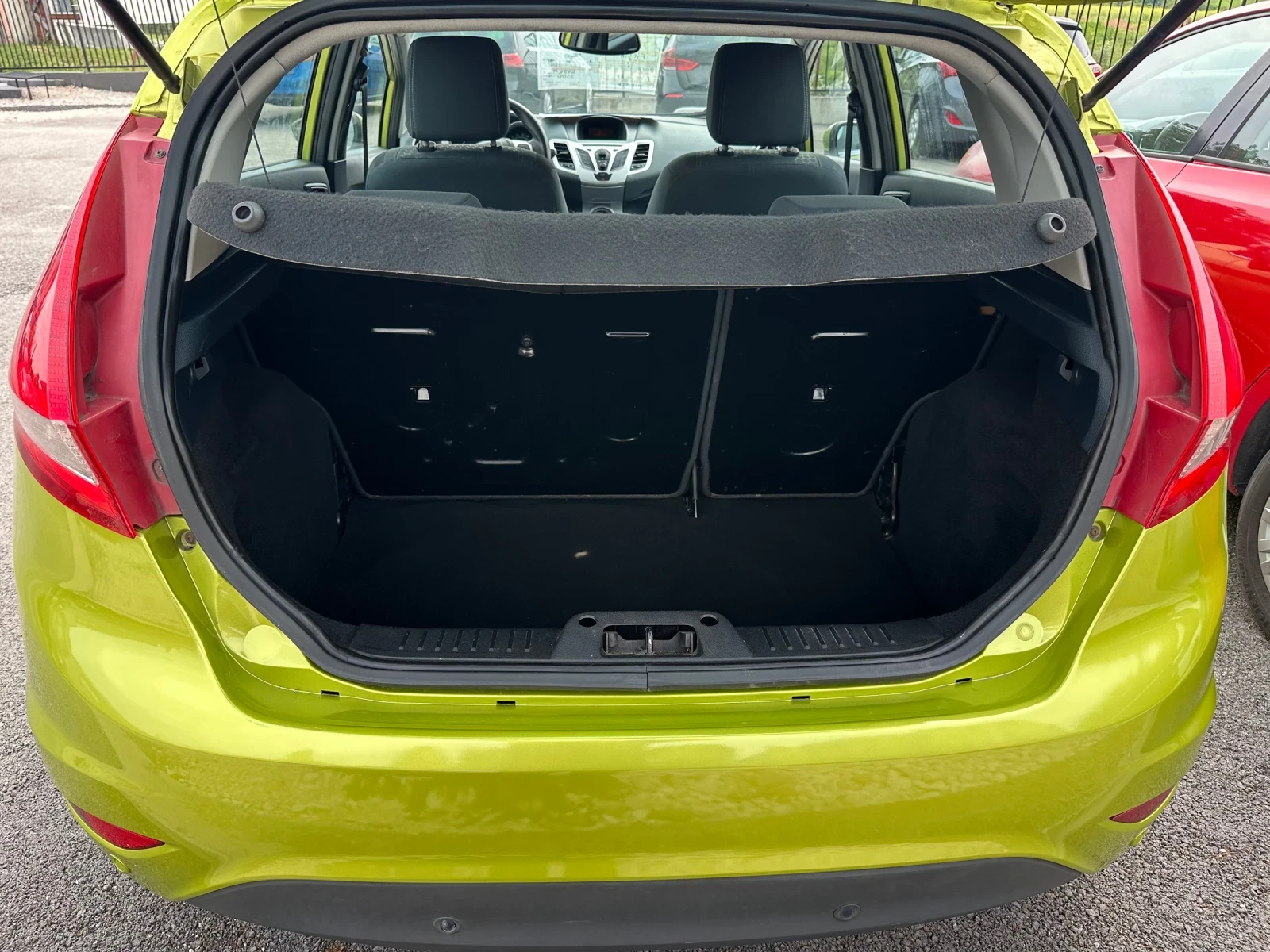 Ford Fiesta БЕНЗИН-ПАРКТРОНИК, снимка 13 - Автомобили и джипове - 54648510
