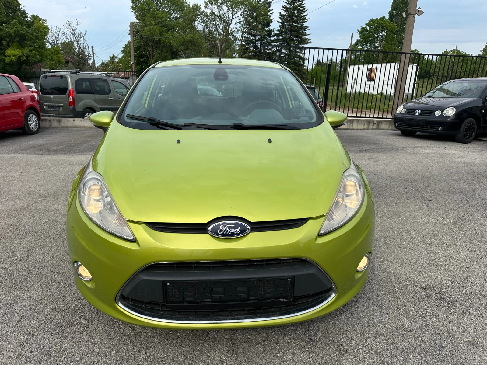 Ford Fiesta БЕНЗИН-ПАРКТРОНИК, снимка 2 - Автомобили и джипове - 54648510