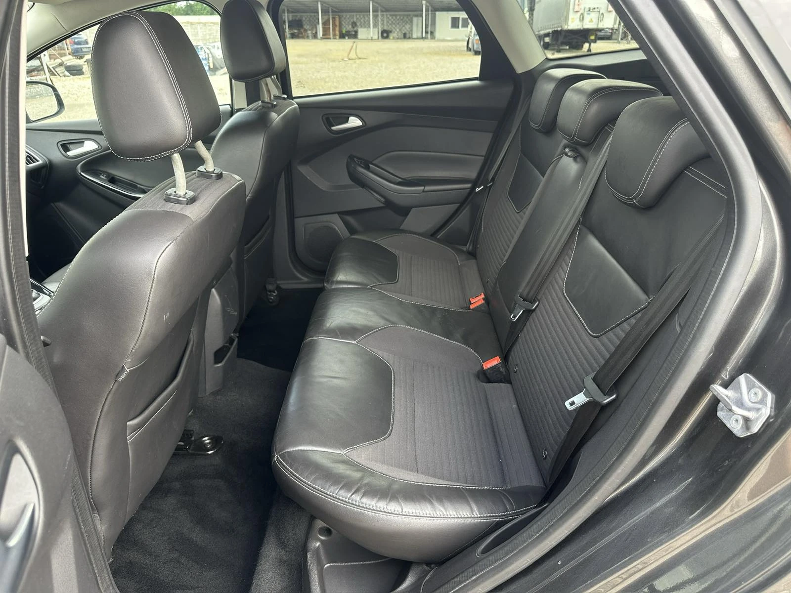 Ford Focus 2.0 TDCI Навигация/Камера/Подгрев/Собствен лизинг , снимка 10 - Автомобили и джипове - 54844628