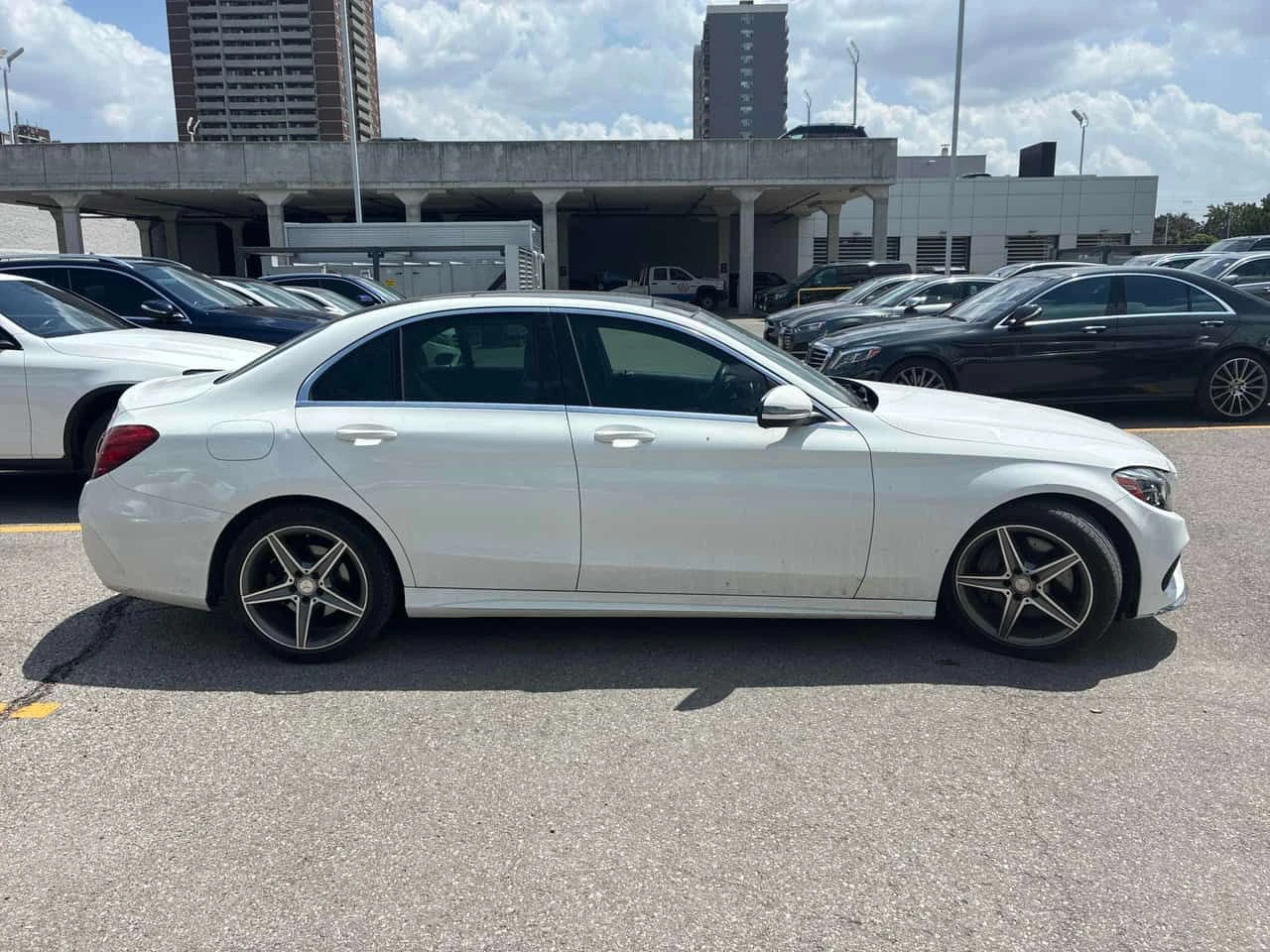 Mercedes-Benz C 300 * ГЛАВНО ПРЕДСТАВИТЕЛСТВО НА MERCEDES-BENZ * , снимка 4 - Автомобили и джипове - 55158873