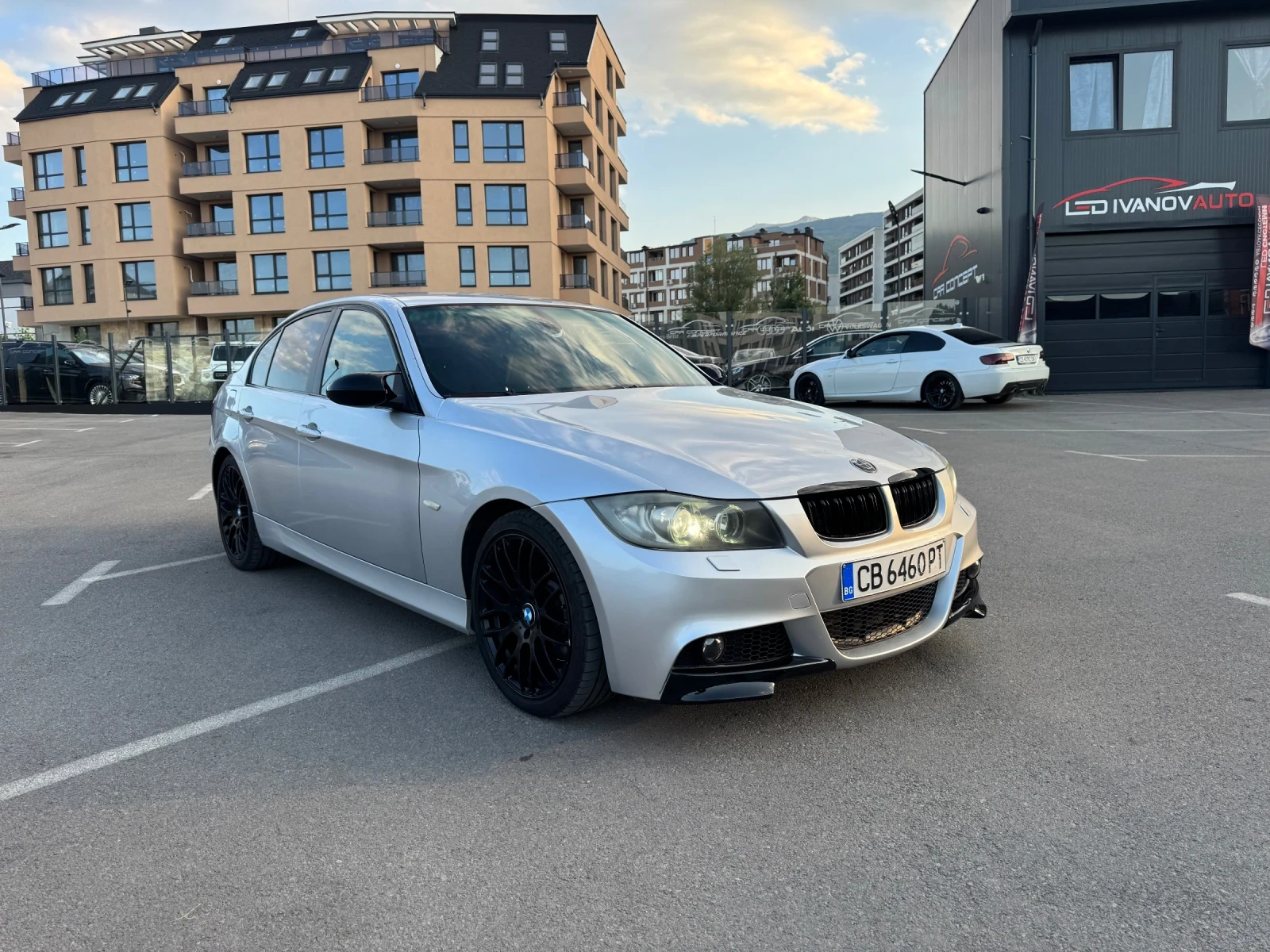 BMW 330, снимка 2 - Автомобили и джипове - 55596737