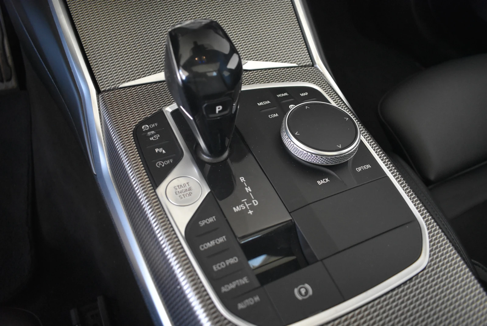 BMW 330 xDrive Туринг, снимка 11 - Автомобили и джипове - 55643063