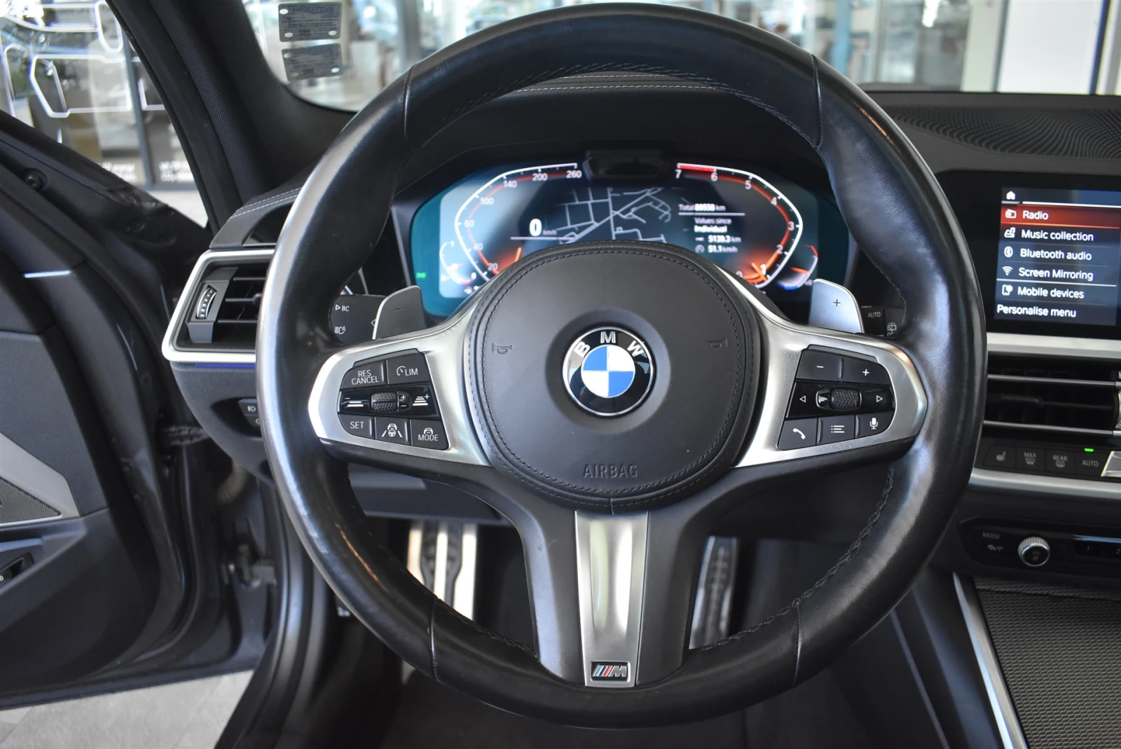 BMW 330 xDrive Туринг, снимка 14 - Автомобили и джипове - 55643063