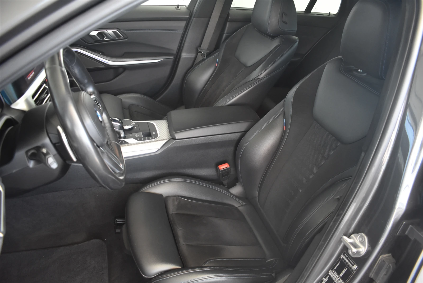 BMW 330 xDrive Туринг, снимка 6 - Автомобили и джипове - 55643063