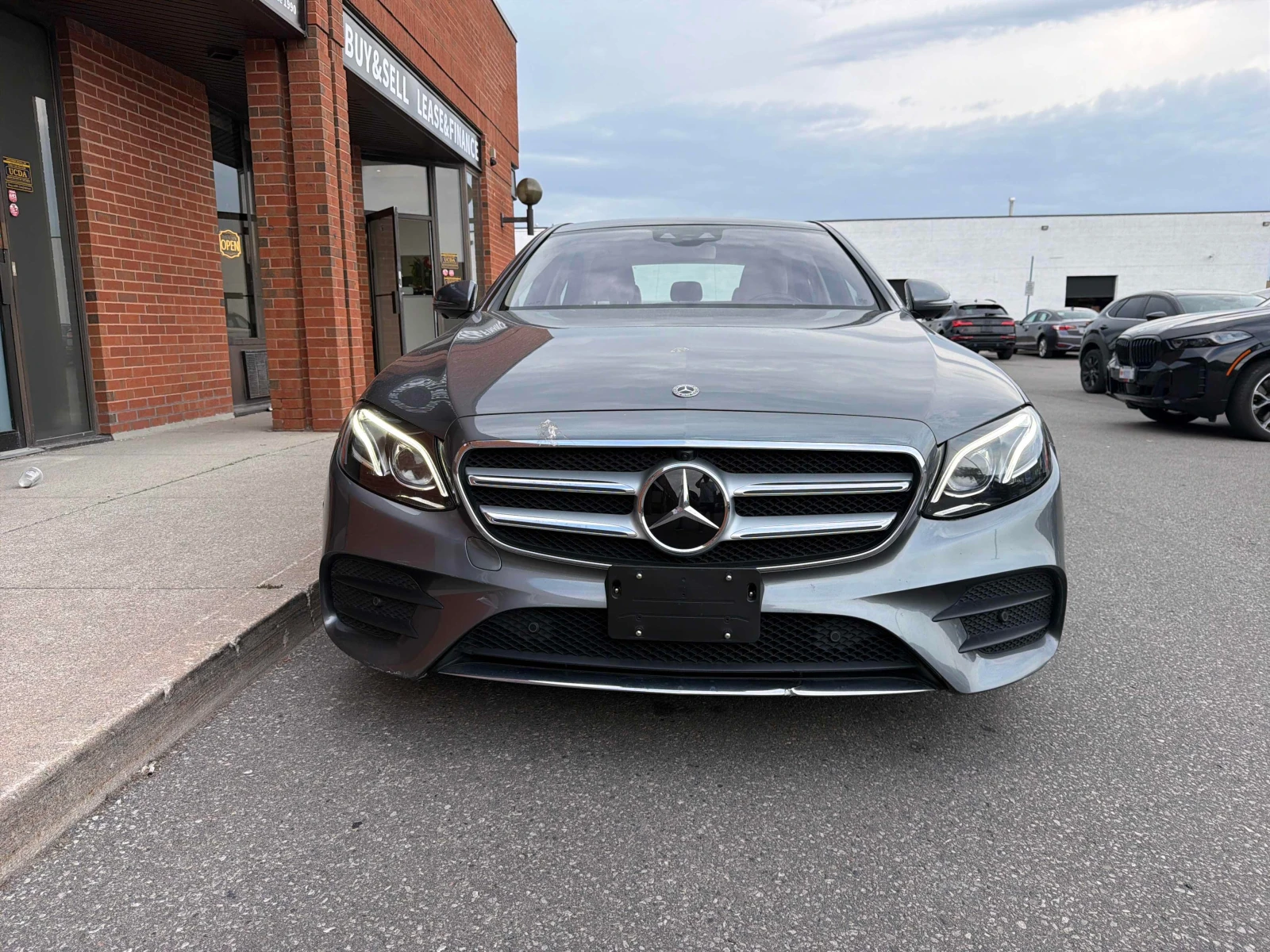 Mercedes-Benz E 400 4MATIC * BURMESTER * ОБДУХВАНЕ * CARFAX * , снимка 2 - Автомобили и джипове - 56047984
