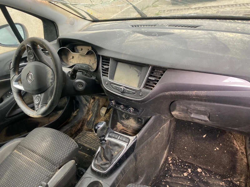 Opel Crossland X 1.2, снимка 5 - Автомобили и джипове - 37487938