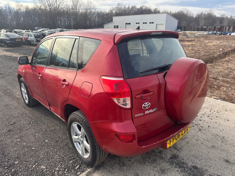 Toyota Rav4 2.2D-4D 136к.с 2006 Кожен Салон Навигация НА ЧАСТИ, снимка 5 - Автомобили и джипове - 48040548