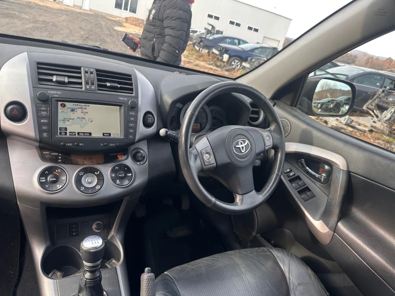 Toyota Rav4 2.2D-4D 136к.с 2006 Кожен Салон Навигация НА ЧАСТИ, снимка 11 - Автомобили и джипове - 48040548