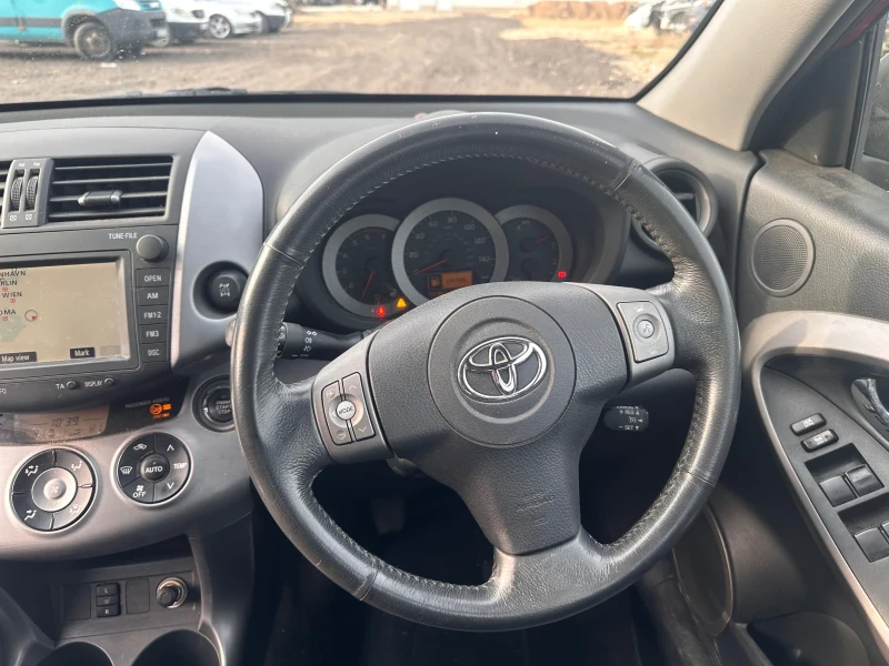 Toyota Rav4 2.2D-4D 136к.с 2006 Кожен Салон Навигация НА ЧАСТИ, снимка 12 - Автомобили и джипове - 48040548