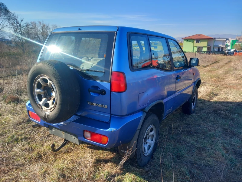 Nissan Terrano 4x4 бензин , снимка 3 - Автомобили и джипове - 48349666