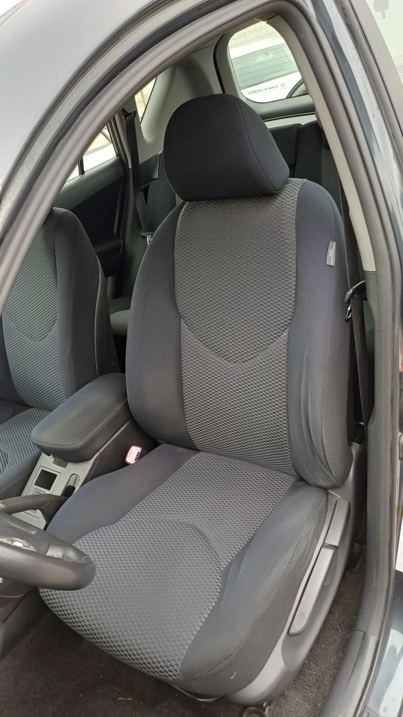 Toyota Rav4 D4D 166 000km, снимка 11 - Автомобили и джипове - 52752865