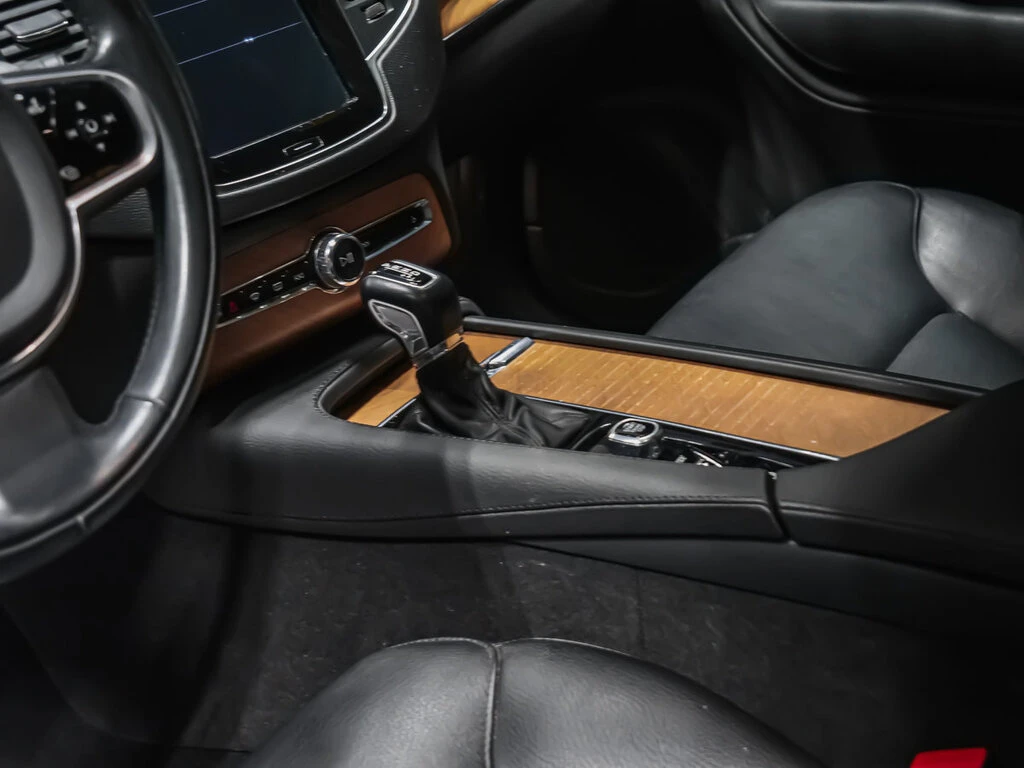 Volvo Xc90 T6 MOMENTUM - изображение 6