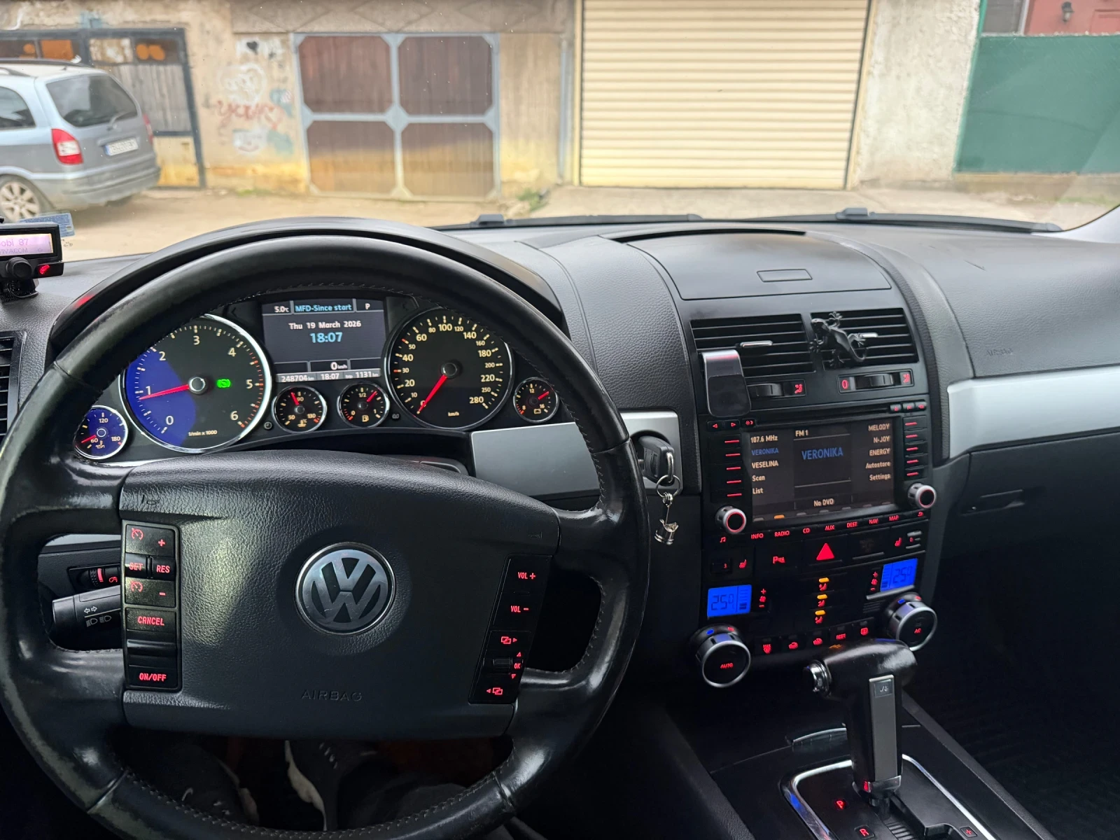 VW Touareg 3.0Tdi - Face - SWISS , снимка 12 - Автомобили и джипове - 54086447