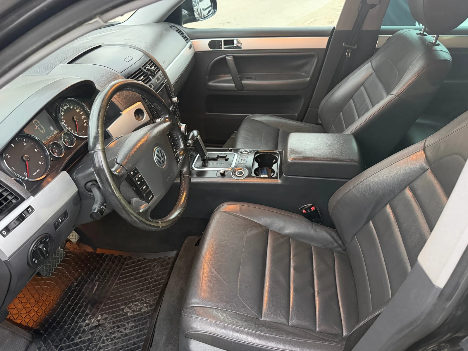 VW Touareg 3.0Tdi - Face - SWISS , снимка 7 - Автомобили и джипове - 54086447