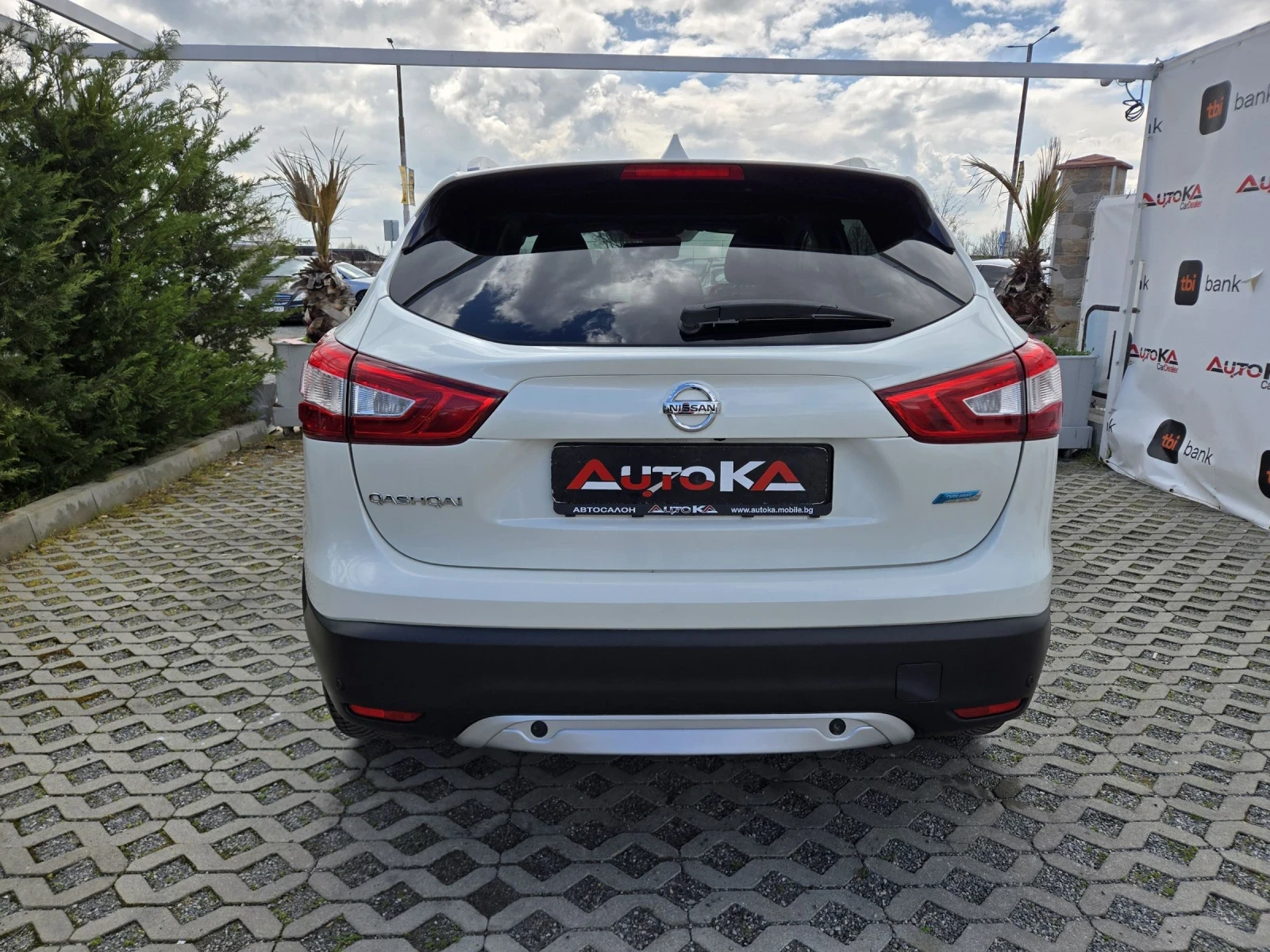 Nissan Qashqai 1.5DCI-110кс= TEKNA= 360= PANO= KEYLESS= EURO 6B, снимка 4 - Автомобили и джипове - 54096450