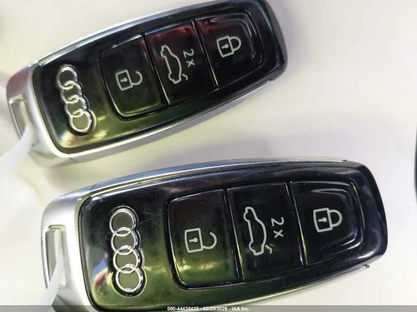 Audi Q8 E-Tron Premium Quattro, снимка 11 - Автомобили и джипове - 54129115