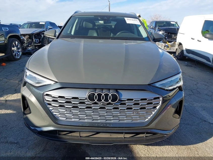 Audi Q8 E-Tron Premium Quattro, снимка 13 - Автомобили и джипове - 54129115