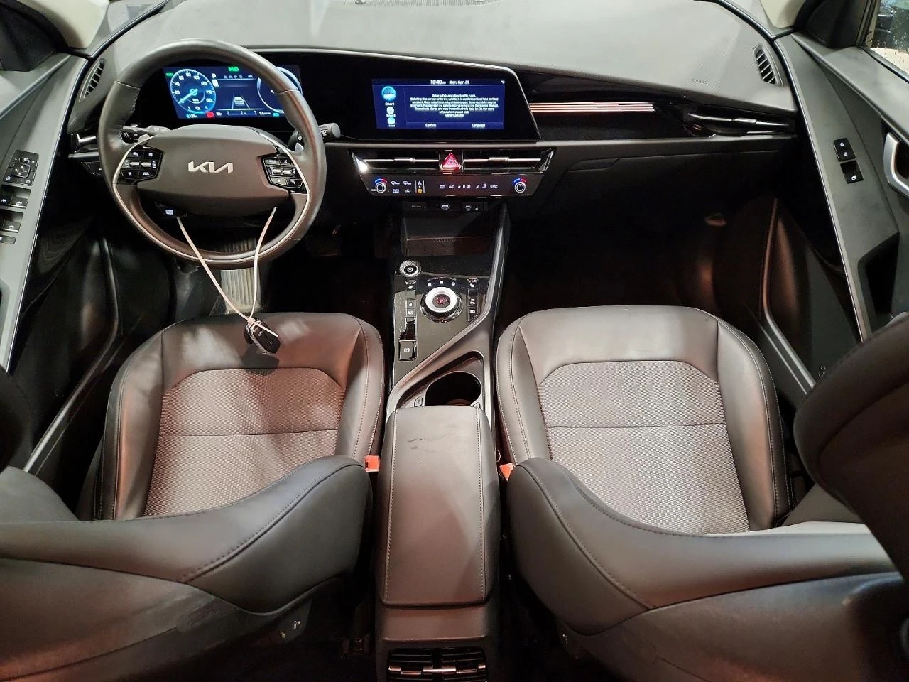 Kia Niro Wind, снимка 8 - Автомобили и джипове - 54647805