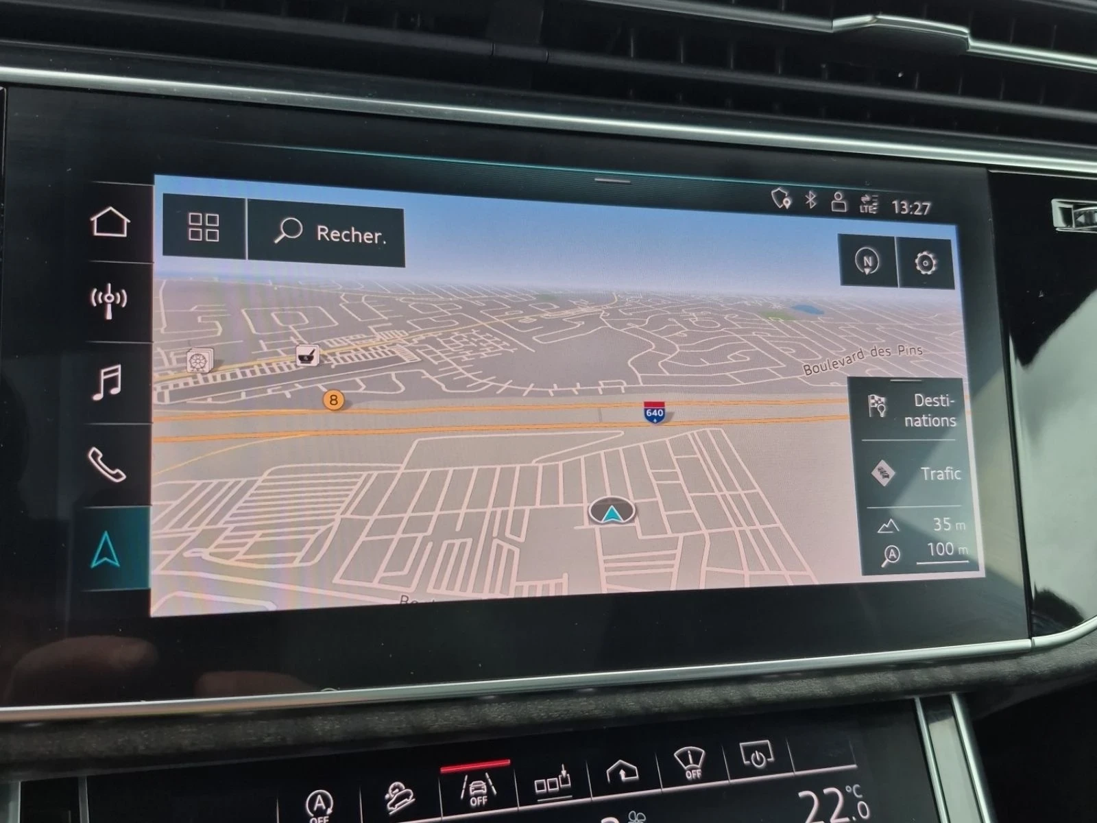 Audi Q8 Technik* S-line* Distronic* 360View* Масажи* Soft, снимка 8 - Автомобили и джипове - 54741887