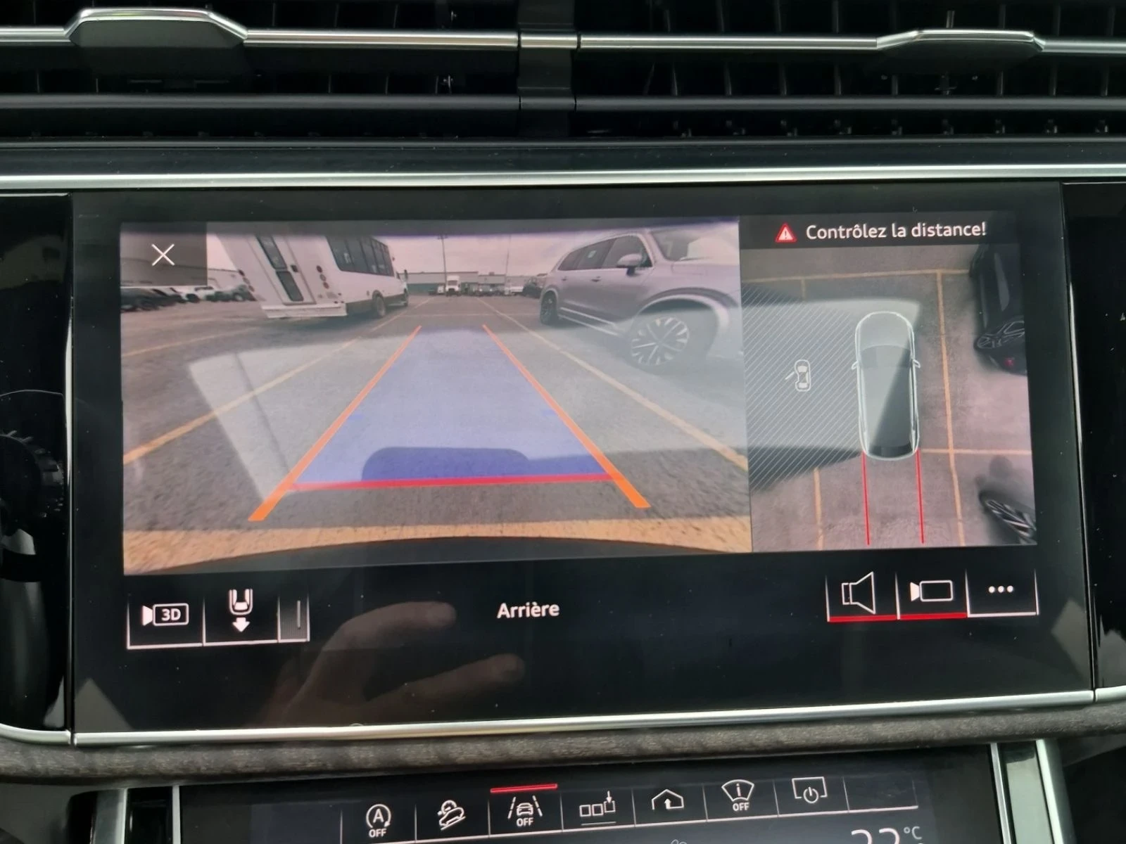 Audi Q8 Technik* S-line* Distronic* 360View* Масажи* Soft, снимка 9 - Автомобили и джипове - 54741887