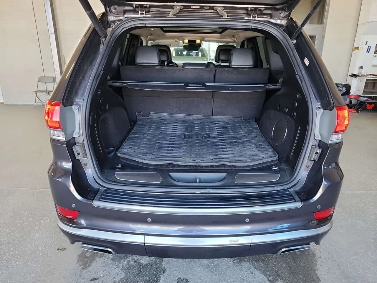 Jeep Grand cherokee * SUMMIT * АВТОКРЕЕДИТ БЕЗ ПЪРВОНАЧАЛНА ВНОСКА* , снимка 14 - Автомобили и джипове - 55157690