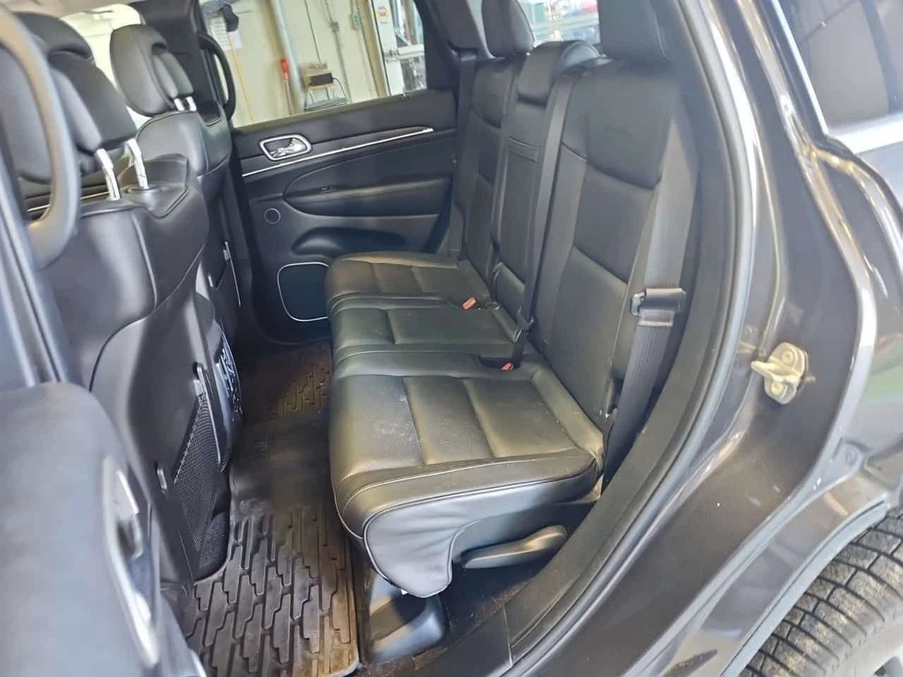 Jeep Grand cherokee * SUMMIT * АВТОКРЕЕДИТ БЕЗ ПЪРВОНАЧАЛНА ВНОСКА* , снимка 12 - Автомобили и джипове - 55157690