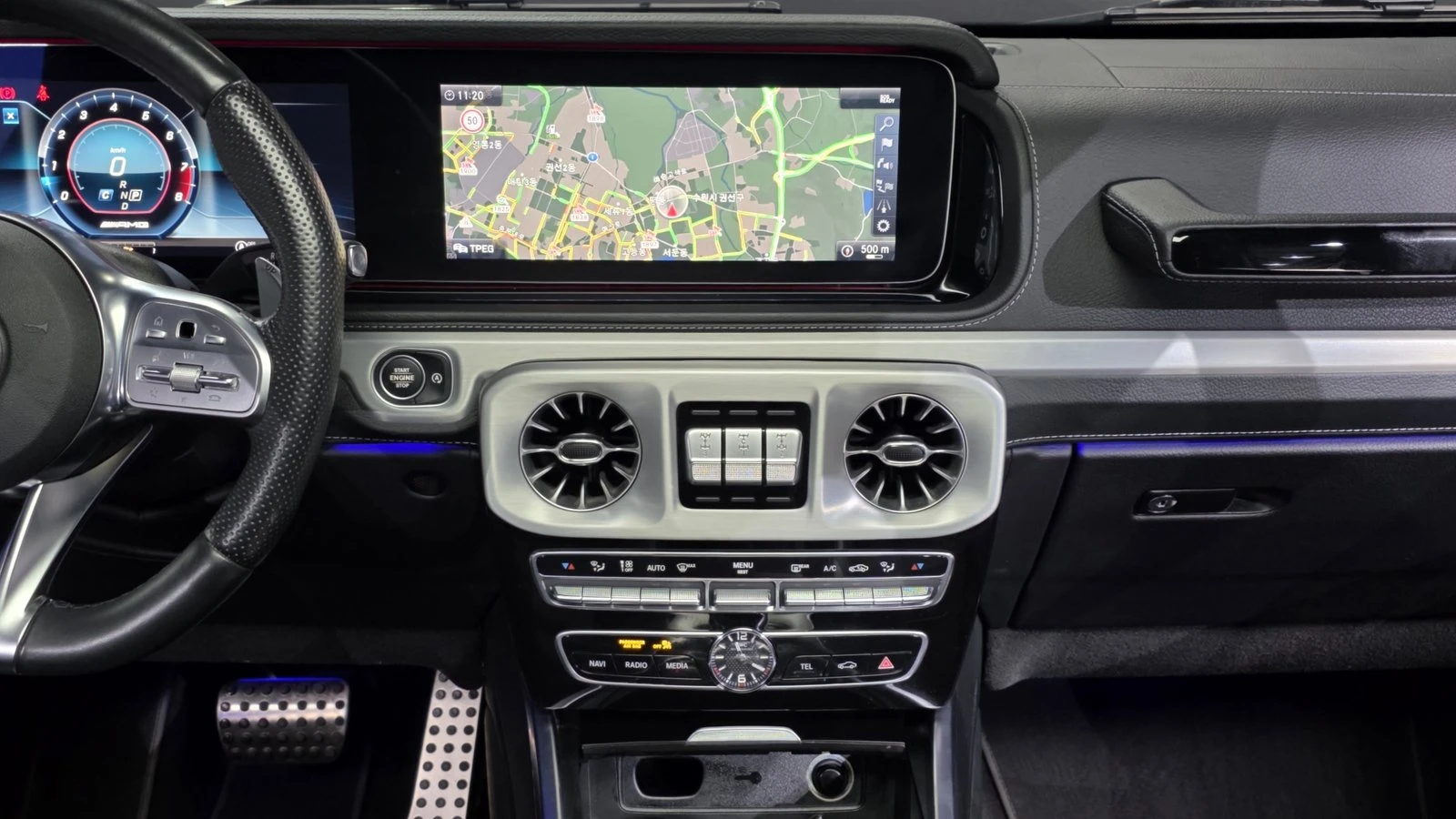 Mercedes-Benz G 63 AMG ЛЮК* 360* KEYLESS* ПОДГРЕВ ВОЛАН* КРАЙНА ЦЕНА, снимка 14 - Автомобили и джипове - 55276350