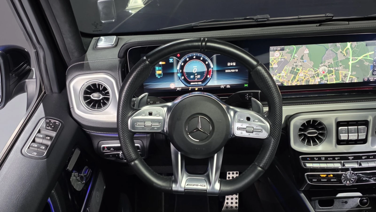 Mercedes-Benz G 63 AMG ЛЮК* 360* KEYLESS* ПОДГРЕВ ВОЛАН* КРАЙНА ЦЕНА, снимка 13 - Автомобили и джипове - 55276350