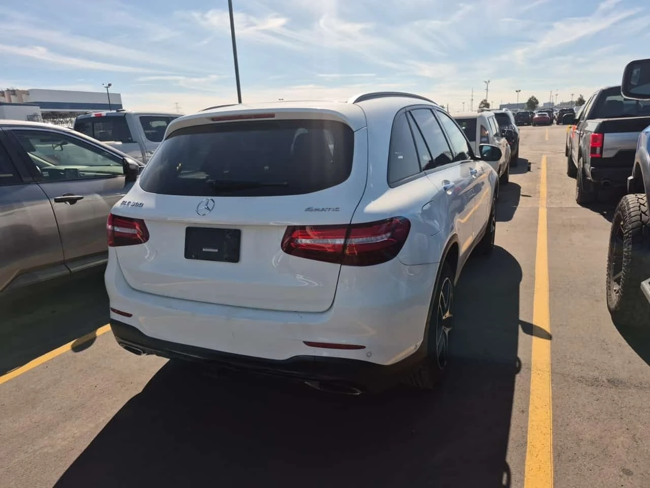 Mercedes-Benz GLC 300 AMG-PACK| PANO| MEMORY| ПОДГРЕВИ| 2 КЛЮЧА| , снимка 3 - Автомобили и джипове - 56208694