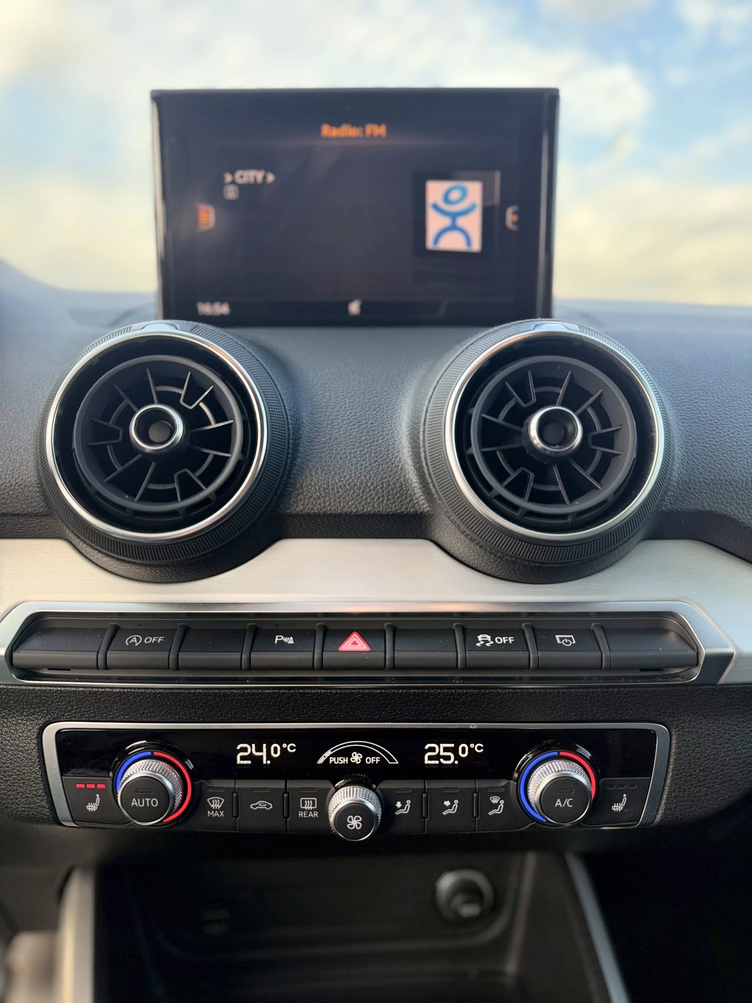 Audi Q2 S-line| Distronic| ���������| Start/Stop|  | Mobile.bg � ����������� 13