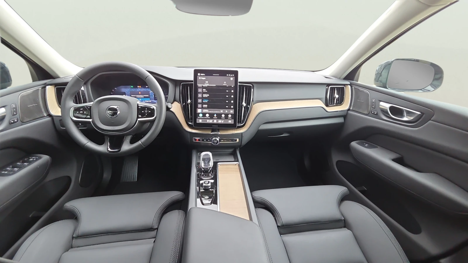 Volvo XC60 2.0 T8 Phev, снимка 11 - Автомобили и джипове - 56663297