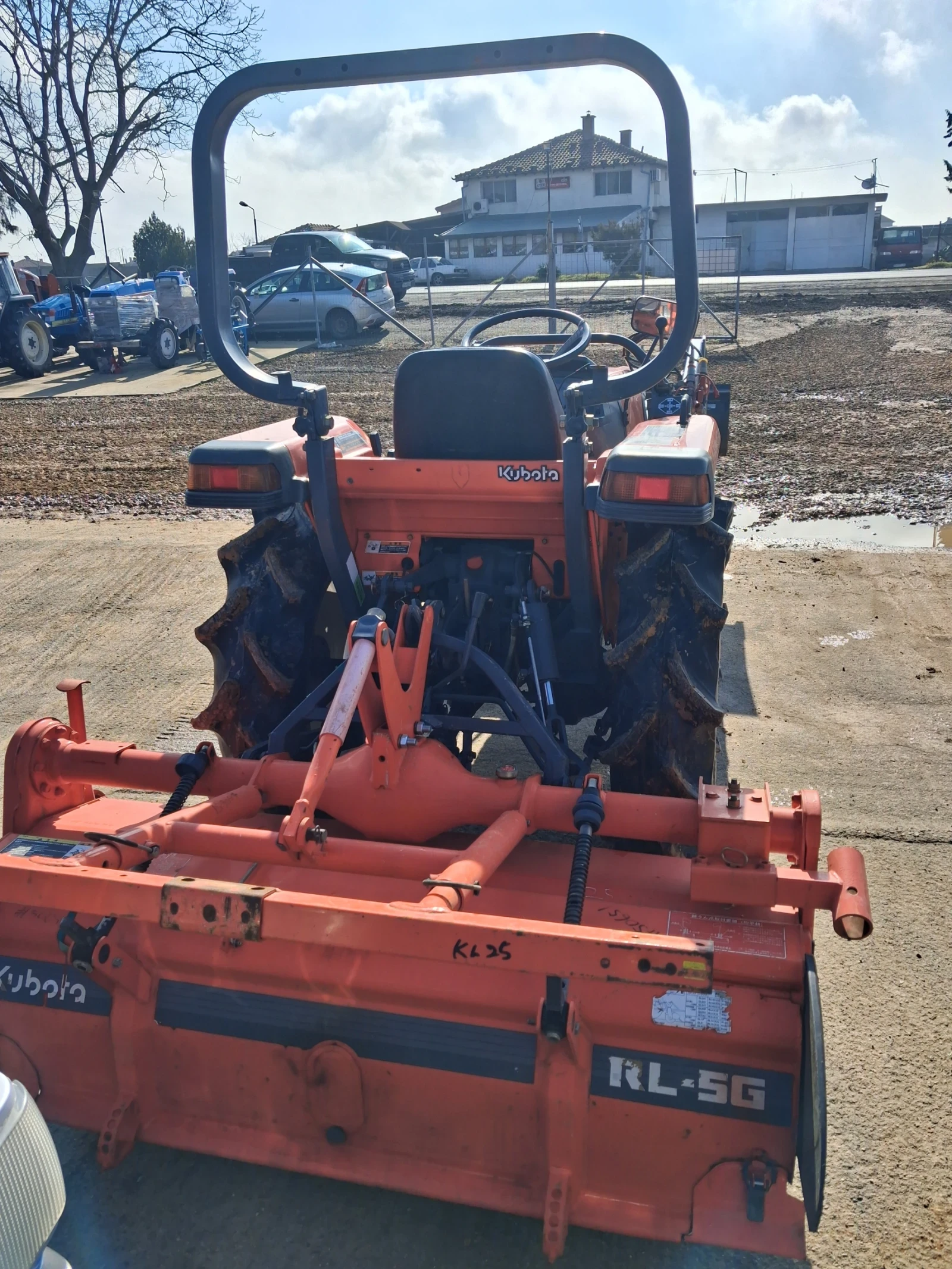 Трактор Kubota Скайтрак  - изображение 6