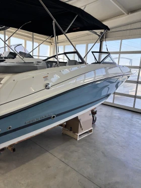 Лодка Bayliner VR 5 Bowrider , снимка 3 - Воден транспорт - 49253385