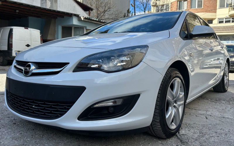 Opel Astra 1.4 Газ/Бензин, снимка 2 - Автомобили и джипове - 45327113