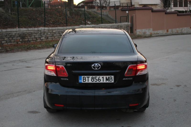 Toyota Avensis 1.8 VVTI, снимка 5 - Автомобили и джипове - 49456059