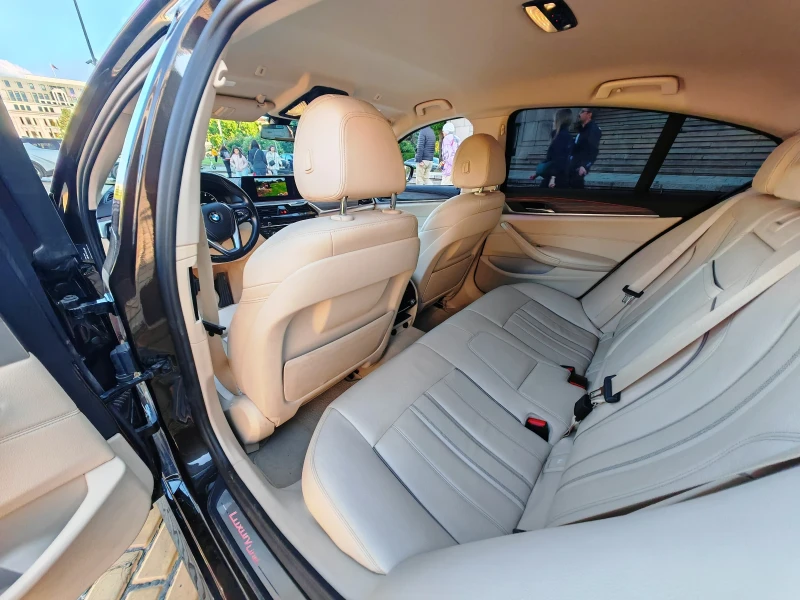 BMW 530 Xd, M-Competition, Facelift с история в BovaCar, снимка 13 - Автомобили и джипове - 52034695