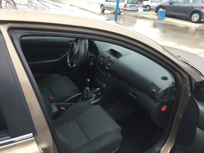 Toyota Avensis, снимка 5 - Автомобили и джипове - 52924076