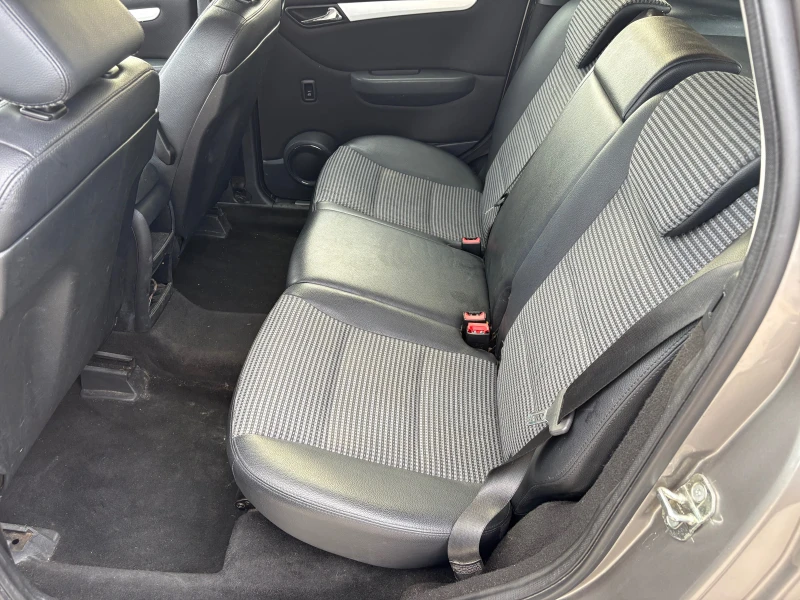 Mercedes-Benz B 200 AVTOMAT, снимка 9 - Автомобили и джипове - 52482774