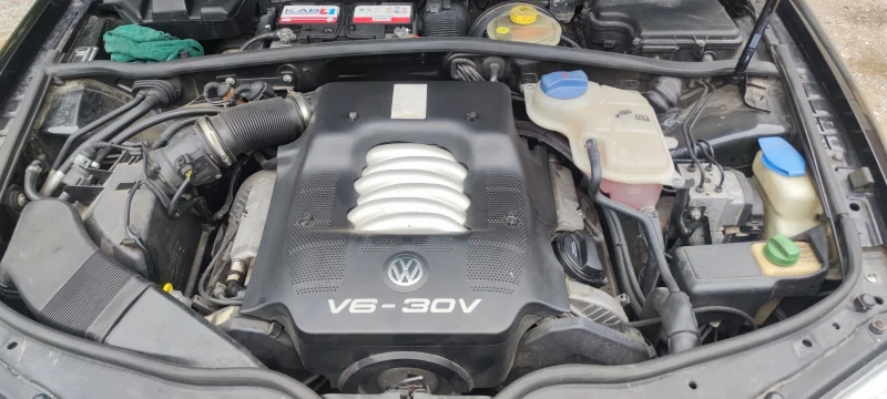 VW Passat 2.8i, снимка 6 - Автомобили и джипове - 52684973