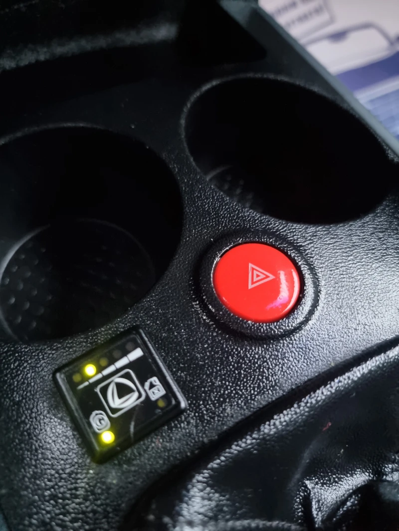 Seat Altea 1.6i* ГАЗ-БЕНЗИН* , снимка 15 - Автомобили и джипове - 53215701