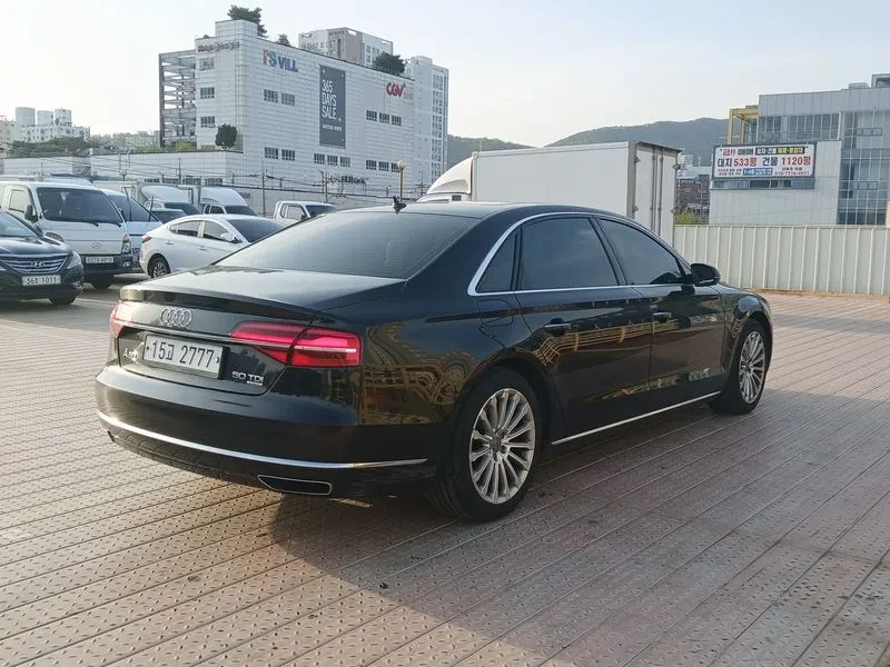 Audi A8 3.0 TDI Quattro - САМО 30% АВАНС, снимка 4 - Автомобили и джипове - 55707663