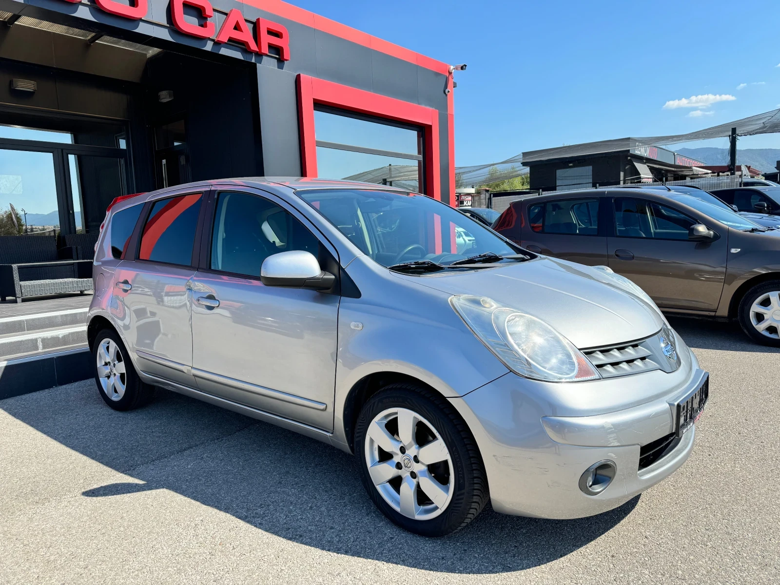 Nissan Note 1.6i-АВТОМАТИК-KEYLESS-PARKTRONIC - изображение 8